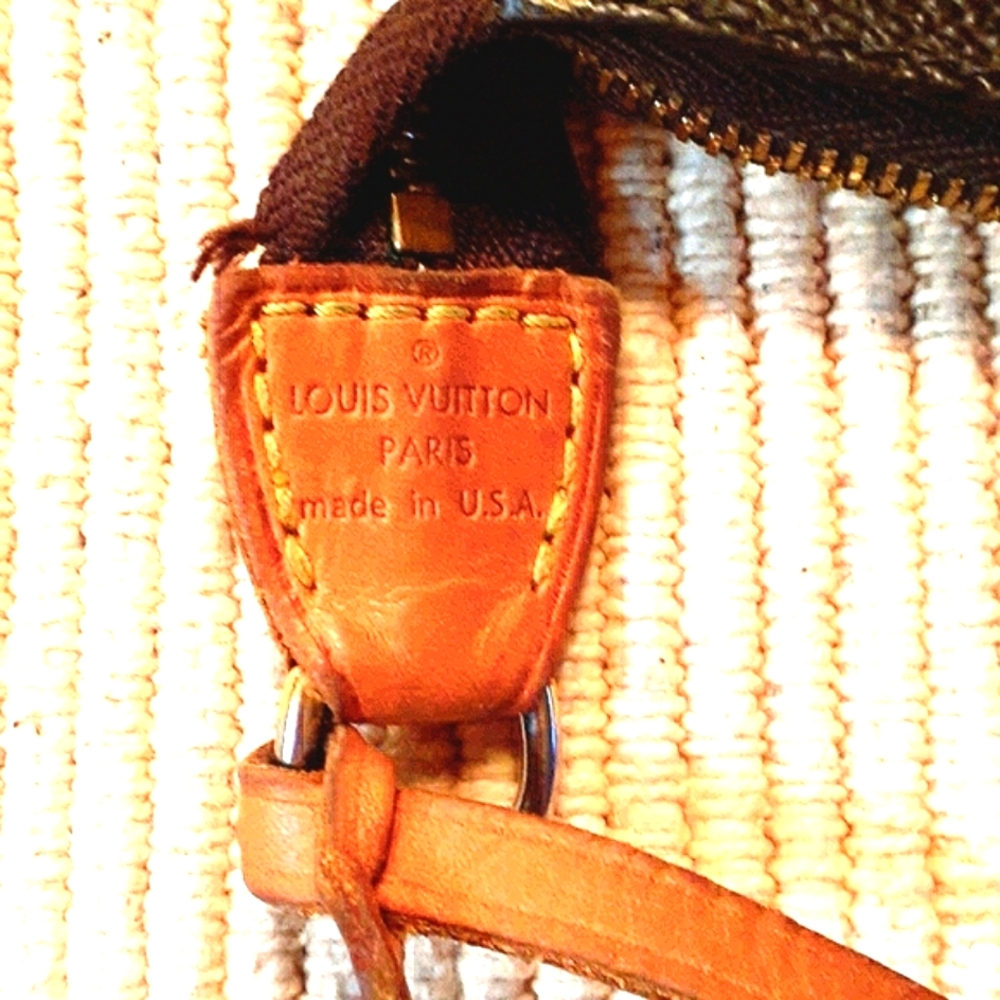 FINAL SALE AUTHENTIC Louis Vuitton Pochette Accessories NM - Picture 2 of 14